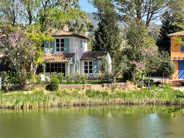 Les Restanques Maison Du Lac 4 Chambres Grimaud Exterior photo
